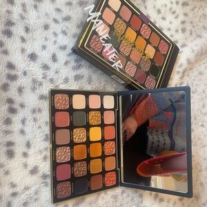 NWT tarte maneater after dark palette!❤️🖤